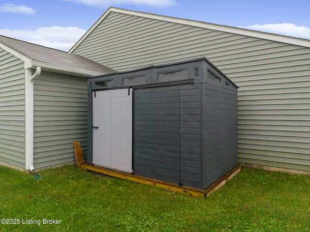 172 Sienna Dr, Shepherdsville, KY 40165