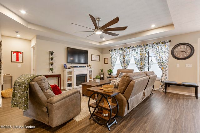 172 Sienna Dr, Shepherdsville, KY 40165