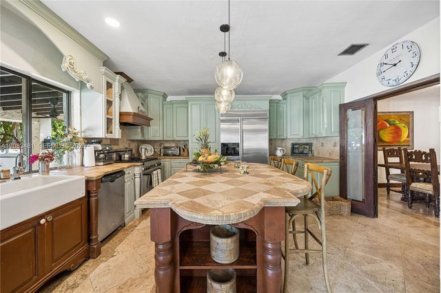 1150 N Biscayne Point Road, Miami Beach, FL 33141