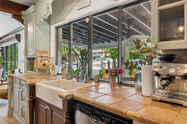 1150 N Biscayne Point Road, Miami Beach, FL 33141