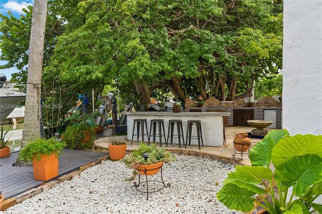 1150 N Biscayne Point Road, Miami Beach, FL 33141