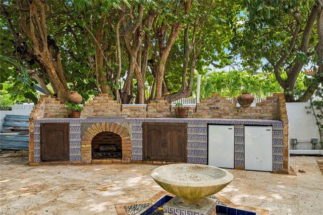 1150 N Biscayne Point Road, Miami Beach, FL 33141