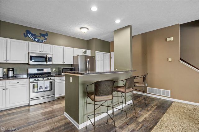 224 E Marina, Lorain, OH 44052