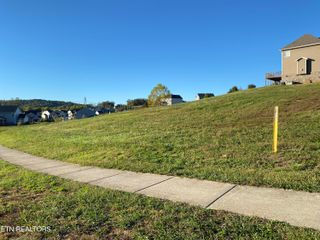 81 E Elderberry St, Oak Ridge, TN 37830