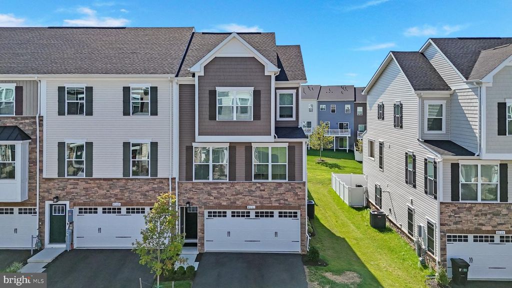 8111 PRIMROSE LN, Laurel, MD 20723