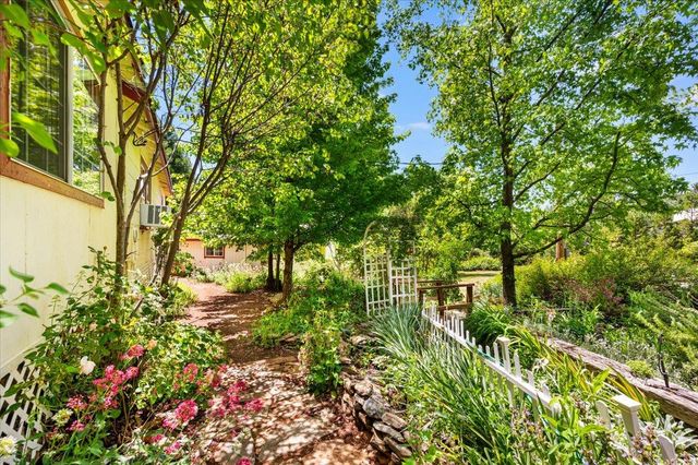 9086 La Porte Rd, Brownsville, CA 95919