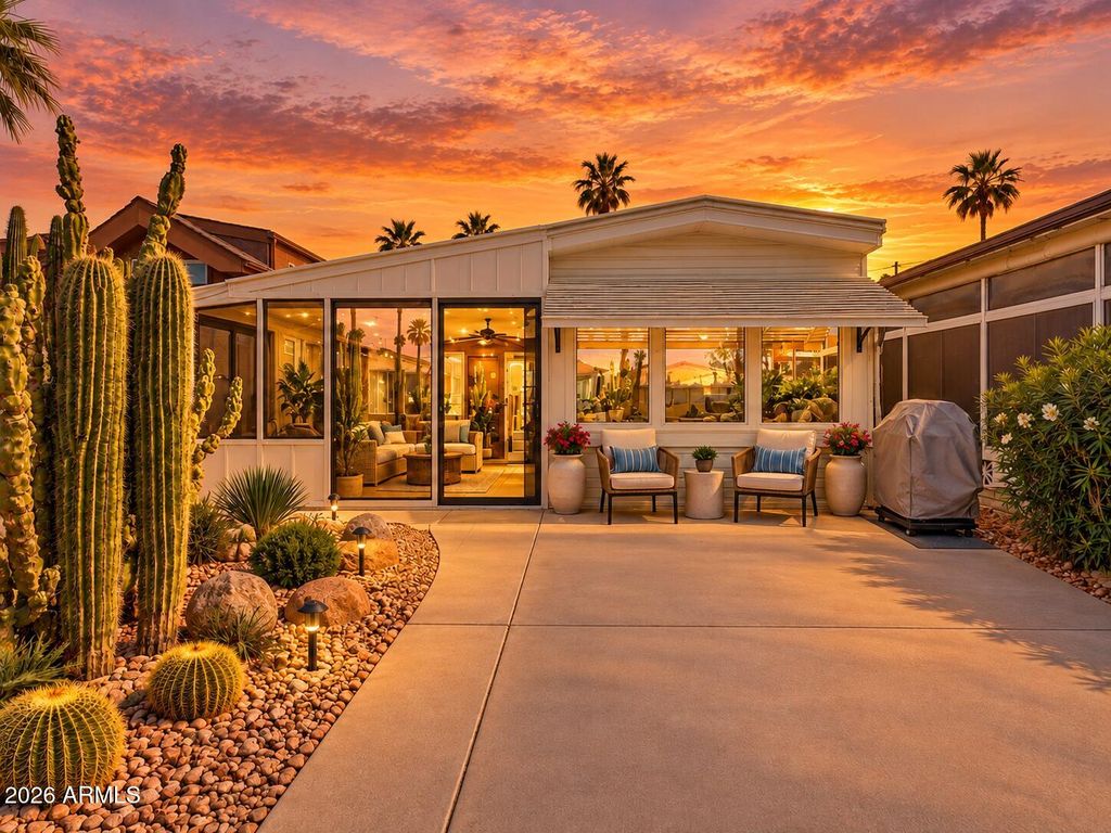 524 DOUGLAS Road, Mesa, AZ 85205 — exterior