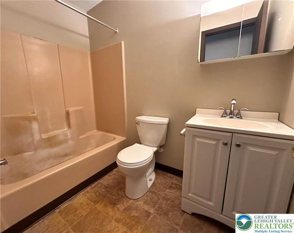 3028 South Pike Avenue 6, Salisbury Twp, PA 18103