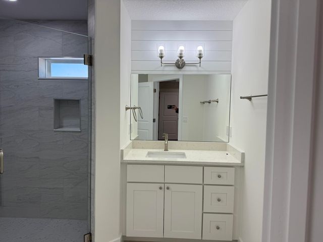 611 Queen Rd, St Augustine, FL 32086