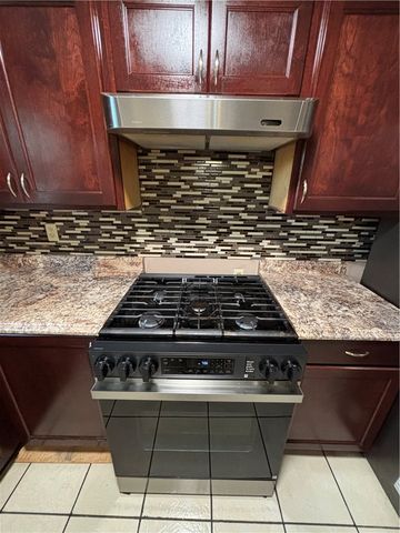1008 S Muskogee Avenue, Russellville, AR 72801