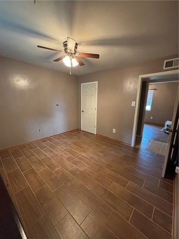 1008 S Muskogee Avenue, Russellville, AR 72801