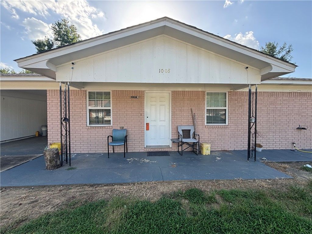 1008 S Muskogee Avenue, Russellville, AR 72801