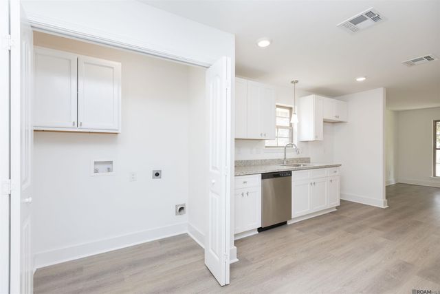 5111 Paducah Ct, Saint George, LA 70817