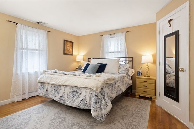 55 Thomas Dr, Chelmsford, MA 01824