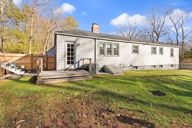 55 Thomas Dr, Chelmsford, MA 01824