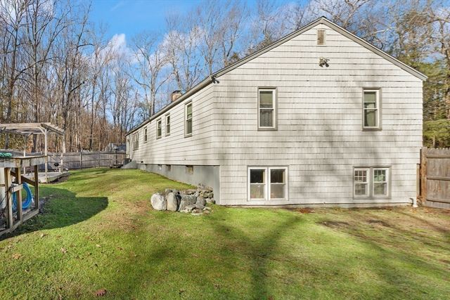 55 Thomas Dr, Chelmsford, MA 01824