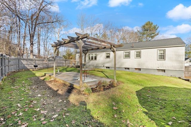 55 Thomas Dr, Chelmsford, MA 01824