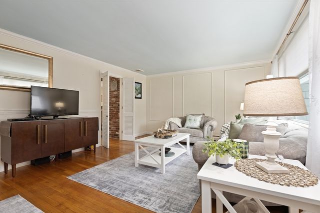 55 Thomas Dr, Chelmsford, MA 01824