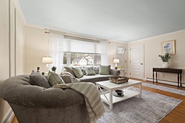 55 Thomas Dr, Chelmsford, MA 01824