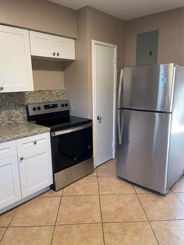 98 NE 71st St 2, Miami, FL 33138