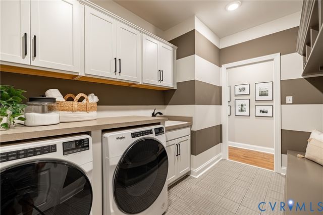8276 Mount Eagle Rd, Hanover, VA 23005