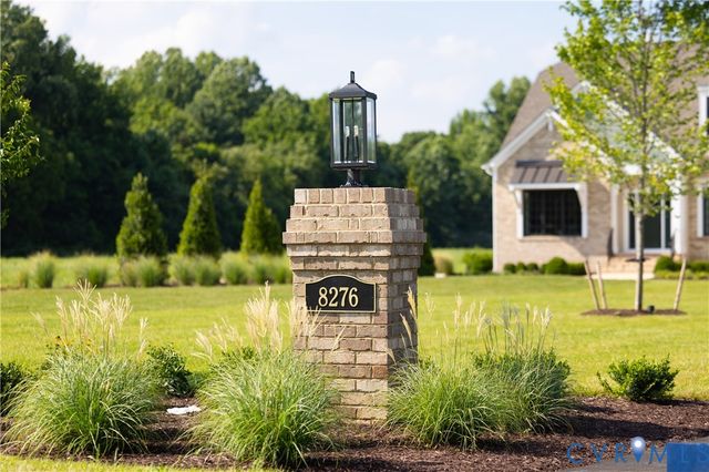 8276 Mount Eagle Rd, Hanover, VA 23005