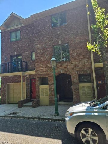 34 Mews Ln, South Orange Village Twp., NJ 07079