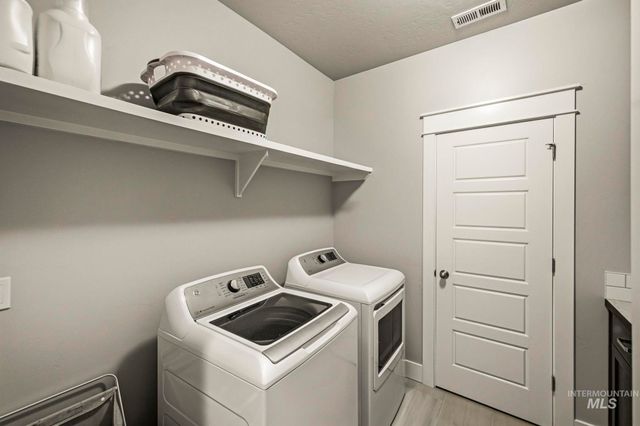 5459 W Philomena Dr., Meridian, ID 83646