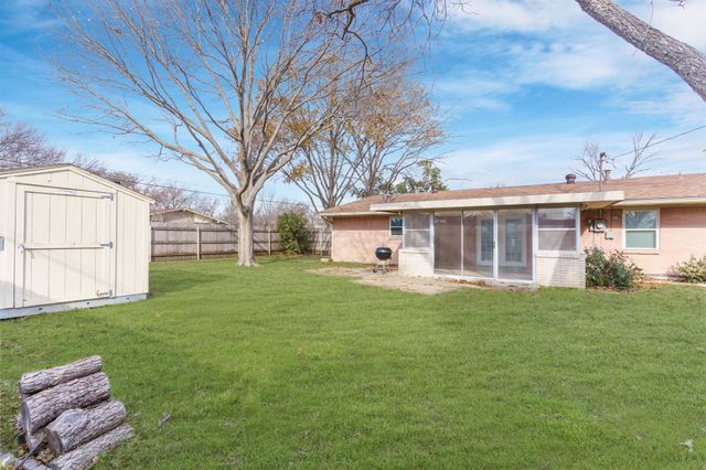 831 Warren Way, Richardson, TX 75080