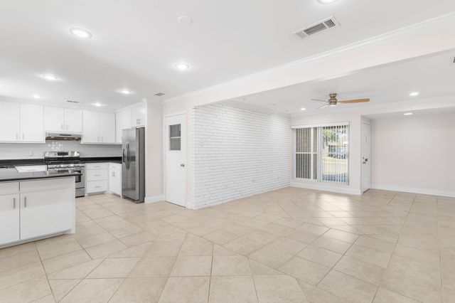 831 Warren Way, Richardson, TX 75080