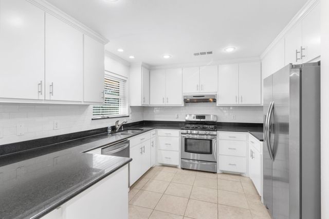 831 Warren Way, Richardson, TX 75080