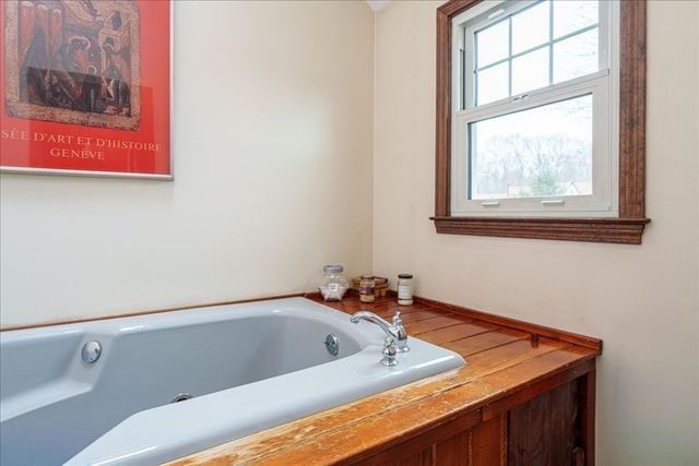 14 Whitewood Rd, Milford, MA 01757