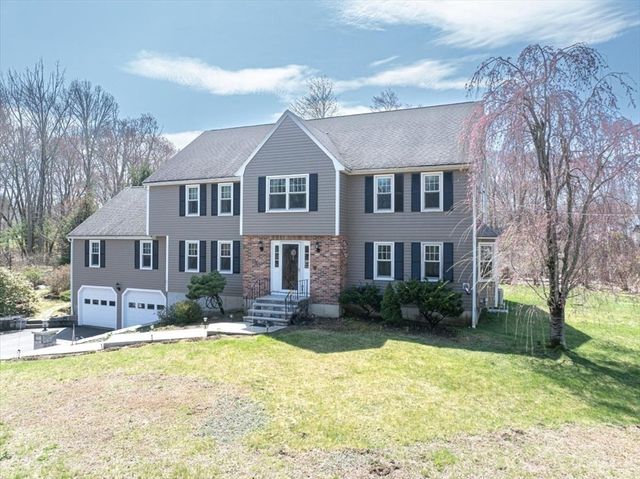 14 Whitewood Rd, Milford, MA 01757