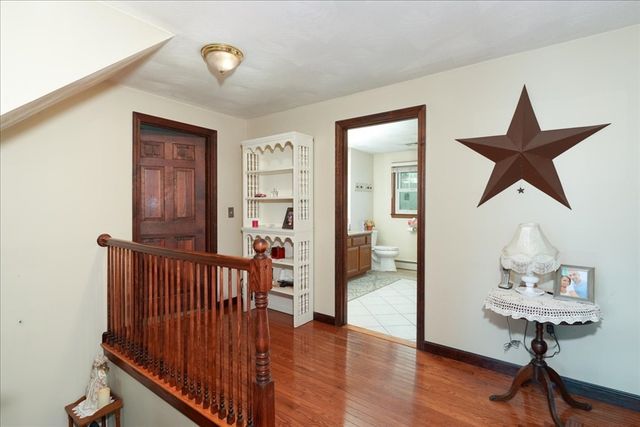 14 Whitewood Rd, Milford, MA 01757