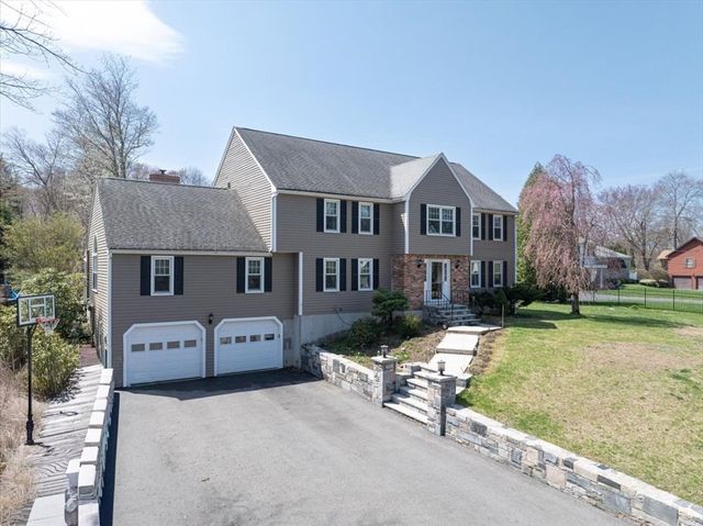 14 Whitewood Rd, Milford, MA 01757