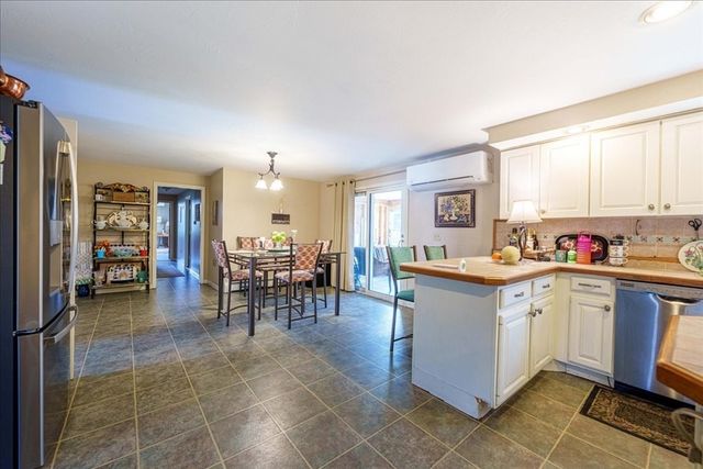 14 Whitewood Rd, Milford, MA 01757