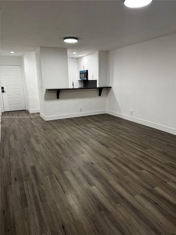 2471 NW 56th Ave 3-15, Lauderhill, FL 33313