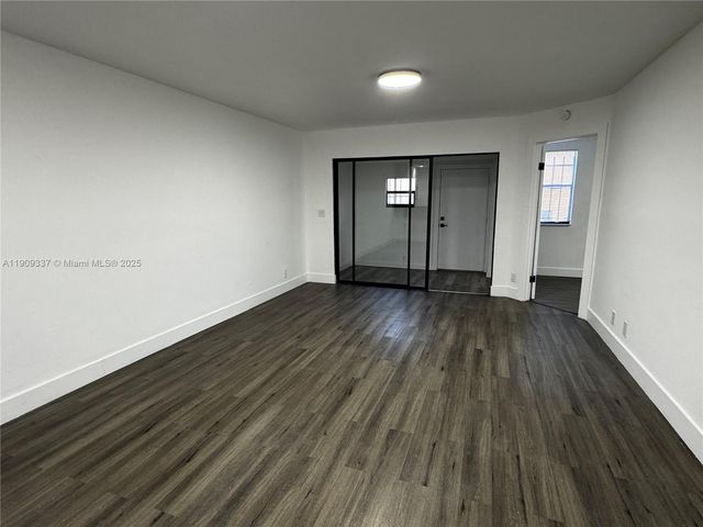 2471 NW 56th Ave 3-15, Lauderhill, FL 33313