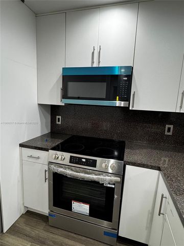 2471 NW 56th Ave 3-15, Lauderhill, FL 33313