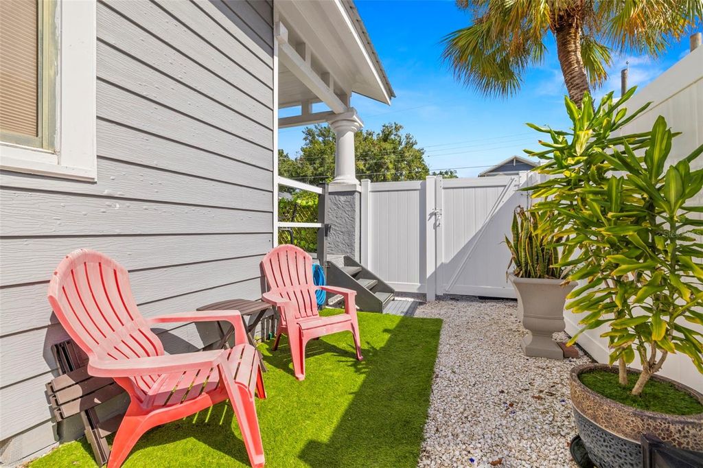 Image 19 of property listing at 2526 W UNION STREET, Tampa, FL 33607