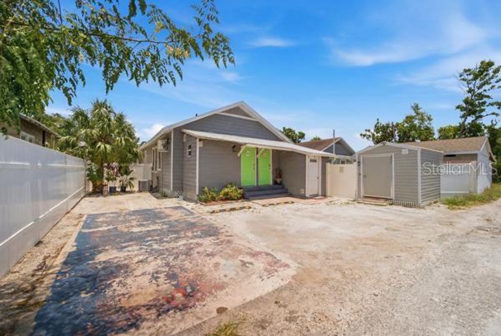Image 21 of property listing at 2526 W UNION STREET, Tampa, FL 33607