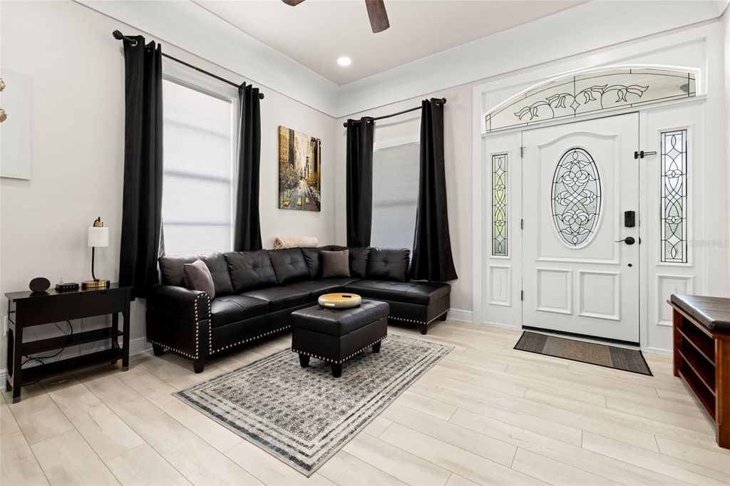 Image 4 of property listing at 2526 W UNION STREET, Tampa, FL 33607