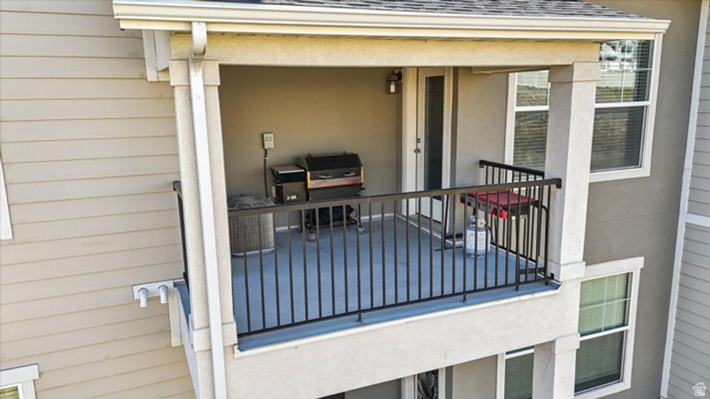 Image 20 of property listing at 1816 W EAGLEWOOD DR #301, Saratoga Springs, UT 84045