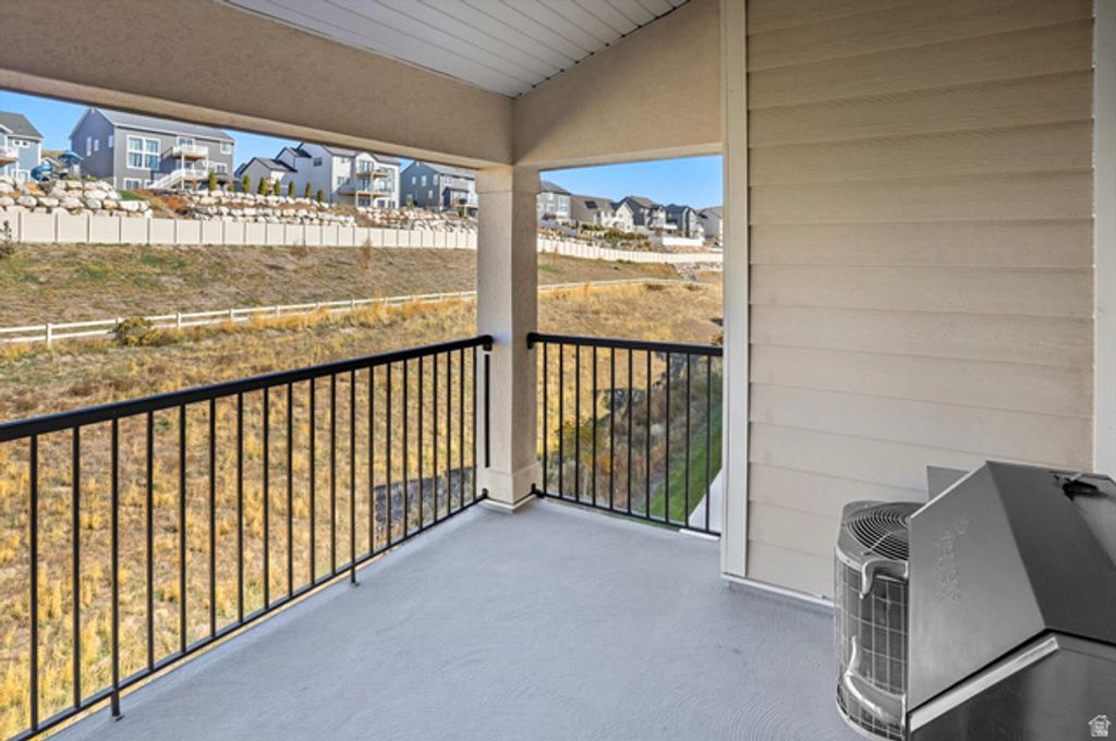 Image 21 of property listing at 1816 W EAGLEWOOD DR #301, Saratoga Springs, UT 84045