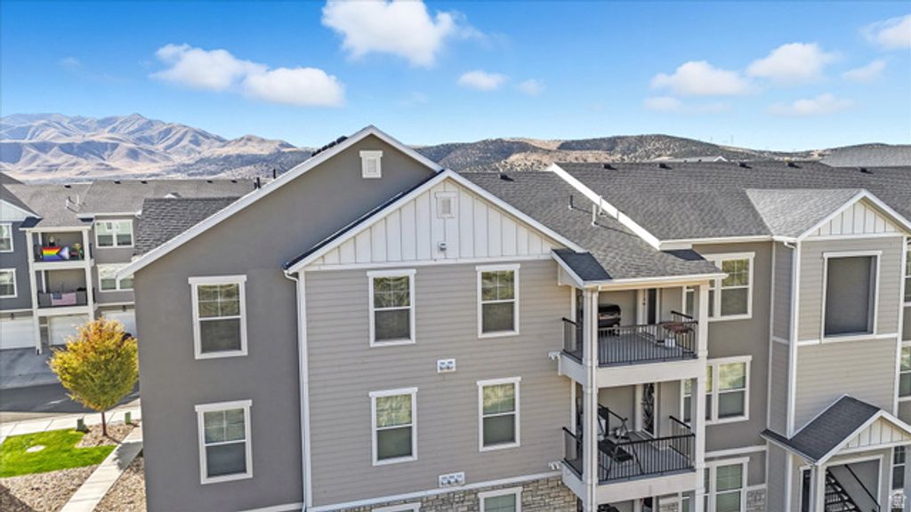 Image 23 of property listing at 1816 W EAGLEWOOD DR #301, Saratoga Springs, UT 84045