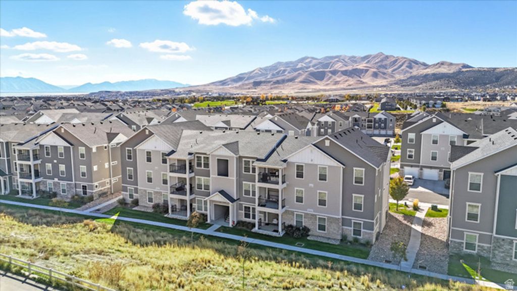 Image 25 of property listing at 1816 W EAGLEWOOD DR #301, Saratoga Springs, UT 84045