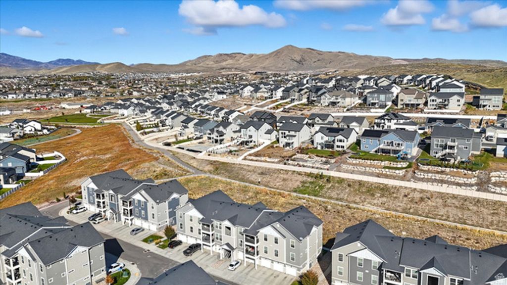 Image 26 of property listing at 1816 W EAGLEWOOD DR #301, Saratoga Springs, UT 84045