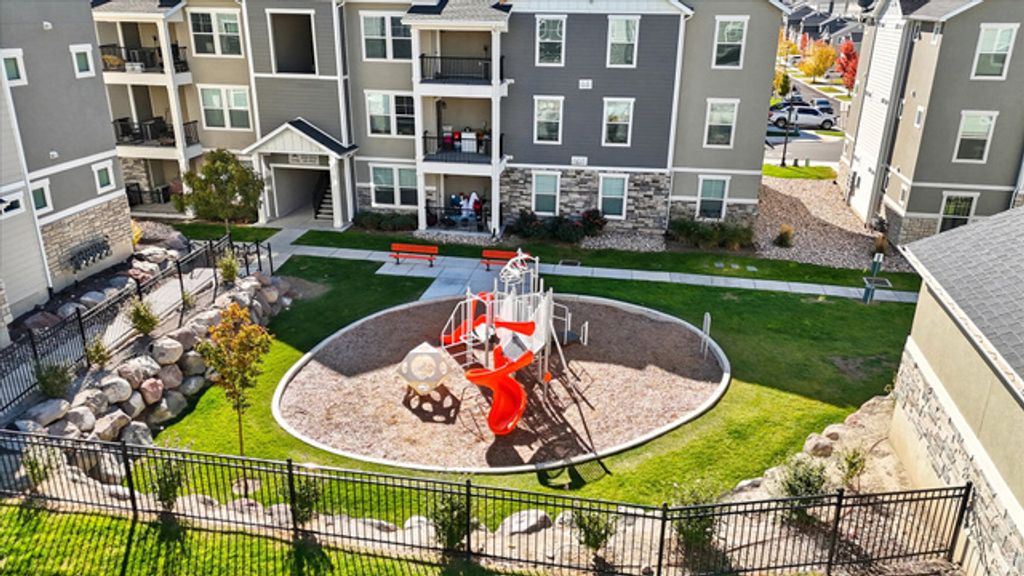 Image 30 of property listing at 1816 W EAGLEWOOD DR #301, Saratoga Springs, UT 84045