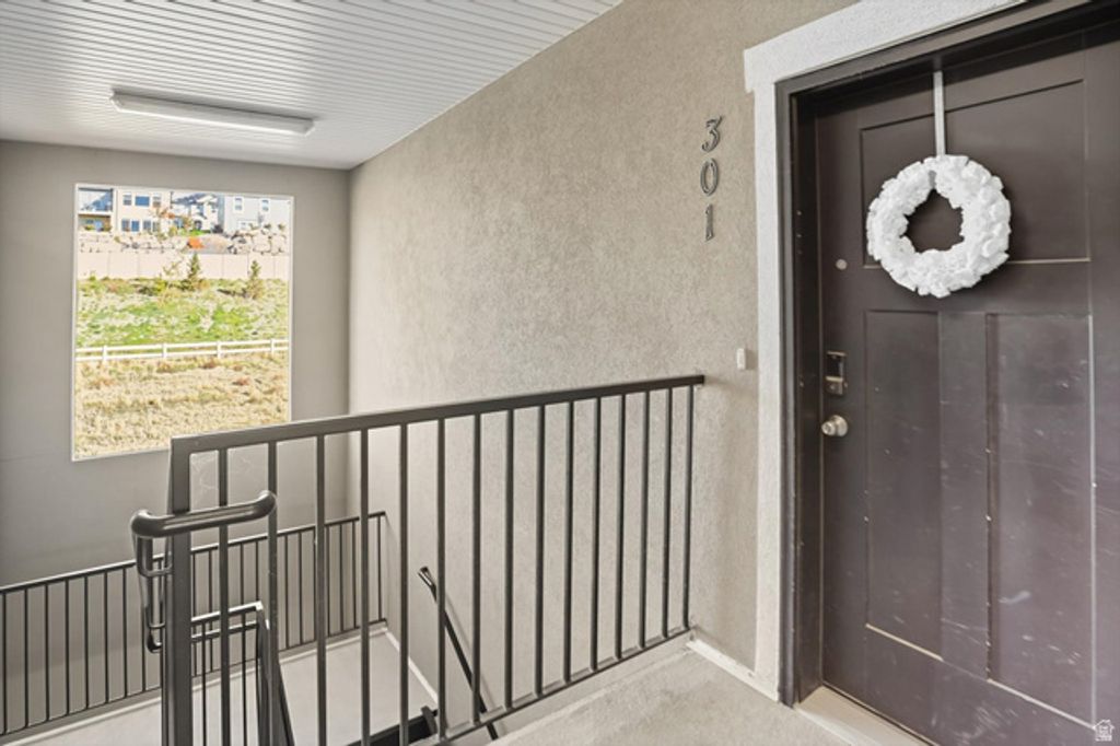 Image 4 of property listing at 1816 W EAGLEWOOD DR #301, Saratoga Springs, UT 84045