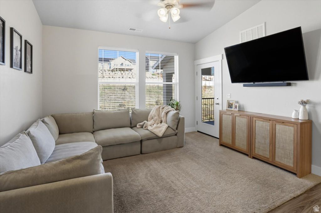 Image 5 of property listing at 1816 W EAGLEWOOD DR #301, Saratoga Springs, UT 84045